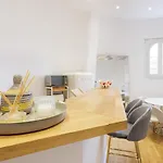 Appartement Dans Un Dome Pres De La Tour Eiffel